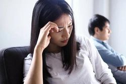 Người chồng chê vợ không biết tính toán tiền nong chu đáo nhưng anh lại phải nín lặng khi nhìn bữa sáng của đối phương