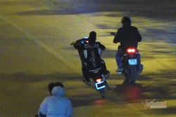 Điên đầu, mất ngủ vì tiếng nẹt pô gầm rú cả đêm trên đường Hà Nội
