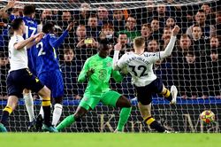 Chelsea gây thất vọng, chia điểm với Everton