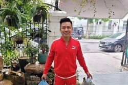 Tuấn Hưng: 'Tự bao giờ ca sĩ đã thành 1 gã buôn bán đất bất đắc dĩ'