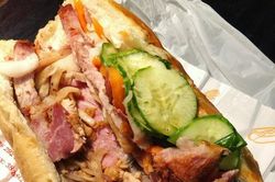 Có gì bên trong những chiếc bánh mì Việt Nam có giá hơn 50.000 - 100.000 đồng/ổ?