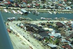Bão số 9 vẫn duy trì cấp độ siêu bão, hiện cách Phú Yên khoảng 190km