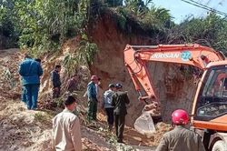 Bé trai tử vong do bị vùi lấp khi chơi dưới khu vực đang đào đất