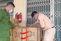 Quảng Trị: Tài xế bỏ lại ô tô và lô hàng lậu trên 800 triệu đồng khi bị phát hiện
