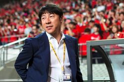 Shin Tae-yong, 'con tắc kè hoa' chiến thuật tại AFF Cup