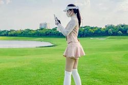 Người đẹp Vbiz trong trang phục đánh golf: Huyền My như đi trình diễn thời trang, Hương Giang như nữ sinh
