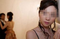 Vợ cũ bùng cơn ghen dù đã ly hôn 8 năm