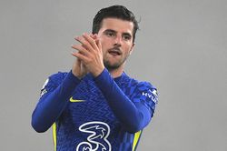 Chelsea khủng hoảng nhân sự