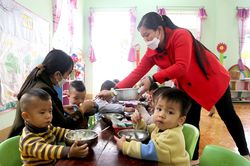 Thanh Thủy chăm lo cho giáo viên mầm non