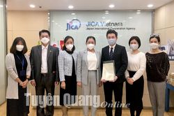 Tỉnh Tuyên Quang chúc mừng năm mới một số đối tác nước ngoài