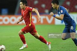 Việt Nam 0-2 Thái Lan: Cú trượt chân đáng tiếc của Hồng Duy