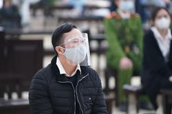 Cựu Hiệu trưởng Trường ĐH Đông Đô: 'Chi đủ tiền sẽ được cấp bằng giả'