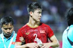 Duy Mạnh chấn thương, HLV Park đau đầu với hàng thủ