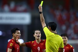 Tuyển Việt Nam thua Thái Lan không chỉ vì trọng tài