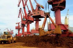 Các mặt hàng kim loại đồng loạt tăng giá, trừ quặng sắt