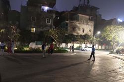Nhiều nhà cao tầng ở Hà Nội rung lắc sau dư chấn động đất