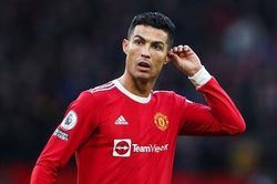 Ronaldo đứng ngoài top 5 'Cầu thủ hay nhất' của báo Guardian
