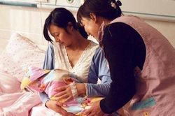 Ở nhà chăm con, nàng dâu bị mẹ chồng nhắn tin 'mắng vốn' chuyện mua mỹ phẩm và cái kết cuối khiến tất cả thán phục!