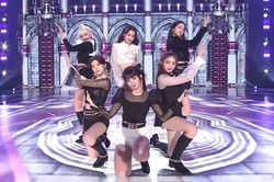 IVE - Girlgroup tân binh tiếp tục gây tranh cãi khi có ý thiên vị 1 thành viên trong nhóm