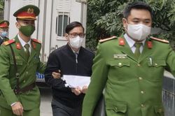 Cựu giám đốc sở: Nhận 300 triệu từ Nhật Cường là theo 'truyền thống văn hóa'
