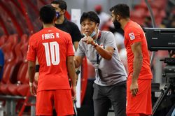 HLV đầu tiên từ chức sau AFF Cup 2020