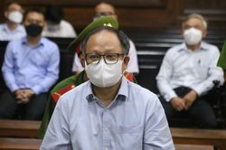 Ông Tất Thành Cang khẳng định bút phê 'đồng ý' không dẫn đến hệ quả nghiêm trọng trong vụ chuyển nhượng 9 triệu cổ phần Sadeco