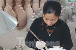Dân làng gốm Bát Tràng tất bật ngày cận Tết