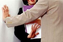Xôn xao thông tin một lãnh đạo trường Y bị tố tán tỉnh nữ sinh viên