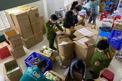 Phát hiện hàng ngàn hộp thực phẩm tăng, giảm cân không rõ nguồn gốc