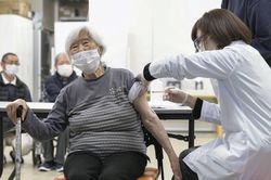 Kháng thể chống virus corona tăng 45 lần sau mũi tiêm thứ 3
