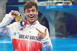 Những ngôi sao thể thao của năm 2021: Từ Tom Daley đến Lewandowski