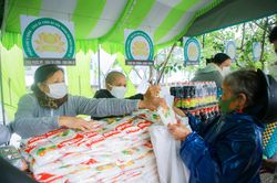 'Phiên chợ 0 đồng' hỗ trợ người dân bị ảnh hưởng bởi COVID-19