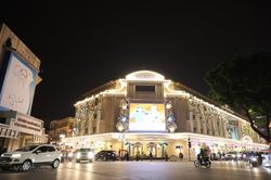Phố phường Thủ đô trước thời khắc bước sang năm mới 2022