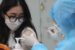Bộ Y tế rà soát, cập nhật thường xuyên, có giải pháp phù hợp bảo đảm đủ số lượng vaccine phòng COVID-19