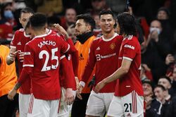 Kết quả Ngoại hạng Anh: Đánh bại Burnley, Man Utd nối dài chuỗi bất bại