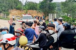 Tông xe vào gốc cây, 2 thanh niên tử vong ngày đầu năm mới