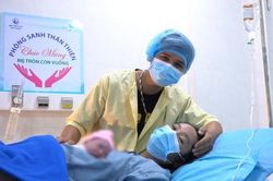 Chào đón những em bé đầu tiên của năm 2022