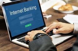 Chuyển, nộp tiền tài khoản ngân hàng: Dịp Tết coi chừng ấn nút là mất hút