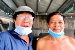 Nghệ sĩ Duy Phương đi giao bánh bèo, được đại gia tặng 'miếng đất' nhưng vội vàng từ chối