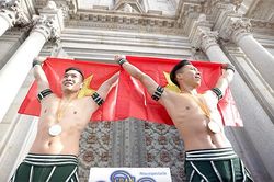 2 chàng trai khác biệt trong làng xiếc