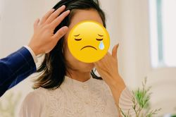 Thêm một sao nữ Vbiz tiết lộ bị quấy rối: 'Ông ấy toàn sờ những chỗ nhạy cảm'