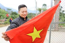 Cờ Tổ quốc sáng đường xứ đạo