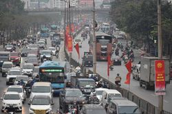 Người dân 'ùn ùn' lên thành phố sau đợt nghỉ Tết dương lịch 2022