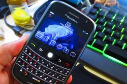 BlackBerry khai tử điện thoại đời cũ: 'Chúng sẽ chỉ hơn cục chặn giấy một chút'