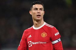 MU 0-1 Wolves: Ronaldo lần đầu đeo băng đội trưởng, Quỷ đỏ thua đau sân nhà