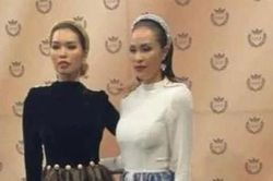 Sự thật 'sốc nảy người' phía sau bức ảnh thân thiết của siêu mẫu Hà Anh và Phương Mai