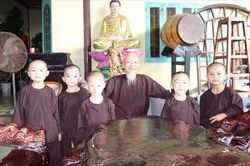 Khởi tố vụ lợi dụng tôn giáo, từ thiện trục lợi tại 'Tịnh thất bồng lai'