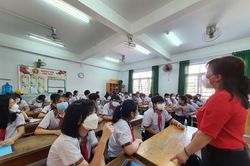 Hôm nay, 680.000 học sinh ở TPHCM đến trường