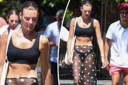 Siêu Mẫu Úc Montana Cox mặc bikini táo bạo đi ăn trưa