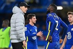 HLV Tuchel họp 4 sao cộm cán Chelsea trước khi loại Lukaku